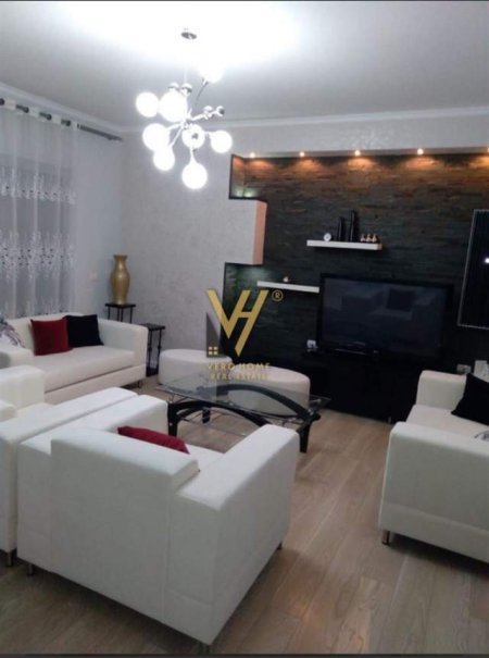 Tirane, jepet me qera apartament 2+1+A+BLK Kati 2, 123 m² 800 Euro (myslym shyri)