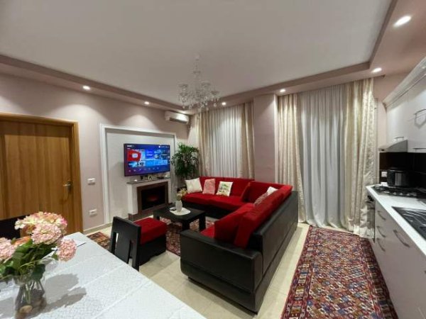 Tirane, jepet me qera apartament Kati 4, 65 m² 450 Euro (Rruga e Ullishtes)