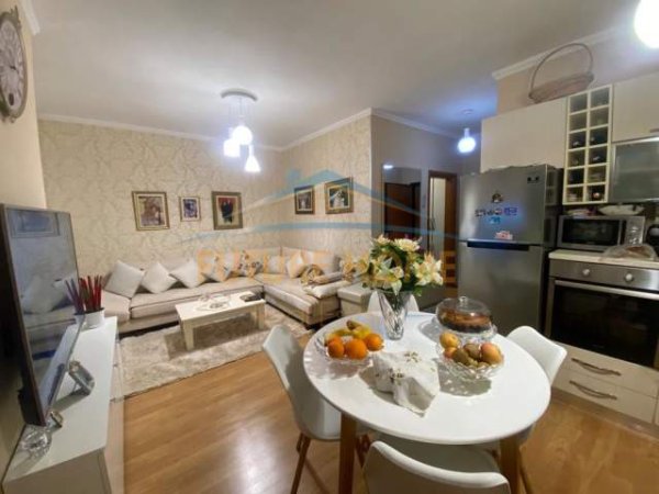 Tirane, shitet apartament 1+1+BLK Kati 16, 60 m² 132.000 Euro (Qender)
