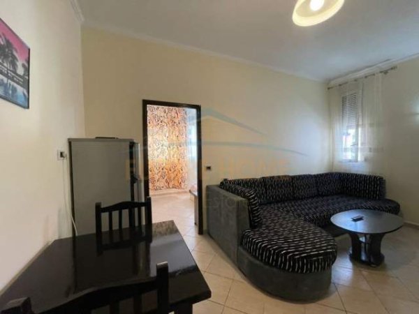 Tirane, jepet me qera apartament 1+1 Kati 4, 52 m² 320 Euro (5 Maji)