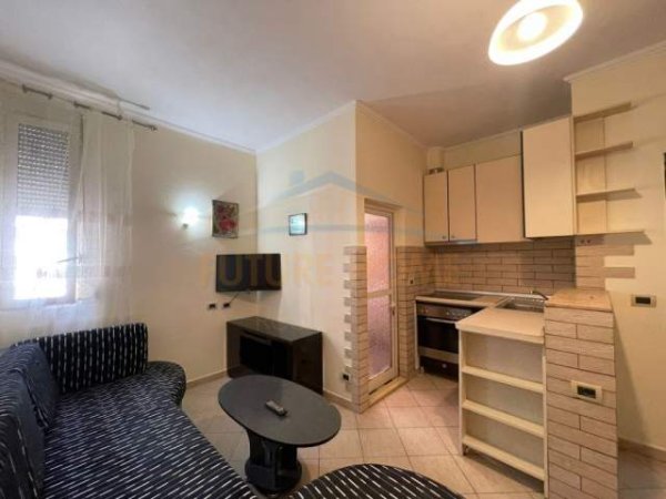 Tirane, jepet me qera apartament 1+1 Kati 4, 52 m² 320 Euro (5 Maji)