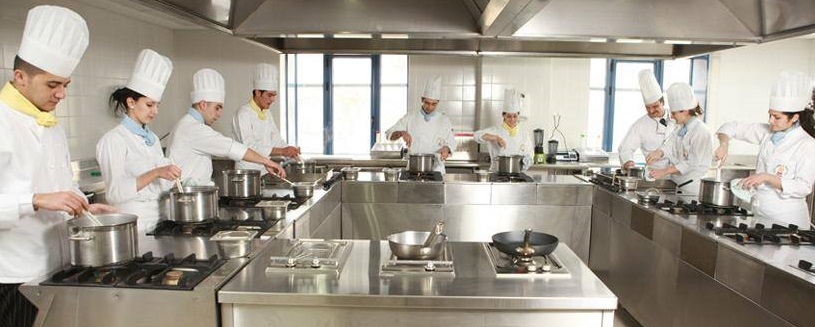 Tirane, AKADEMIJA E KUZHINES SHQIPTARE hap sezonin e ri te kurseve te kuzhines profesionale 9-mujore