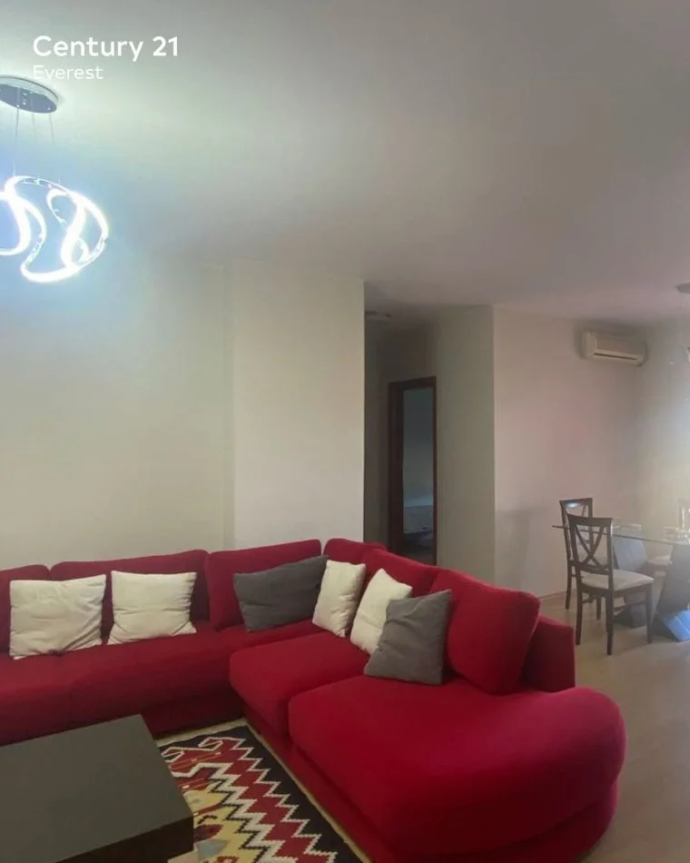 Tirane, jepet me qera apartament 2+1 Kati 6, 95 m² 700 €