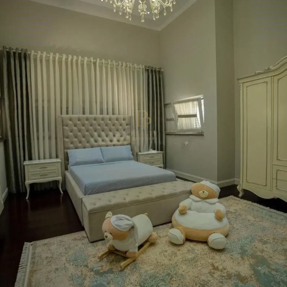 Tirane, shitet Vile 4+1+Ballkon Kati 1, 3.200 m² 1.500.000 € (Kashar)