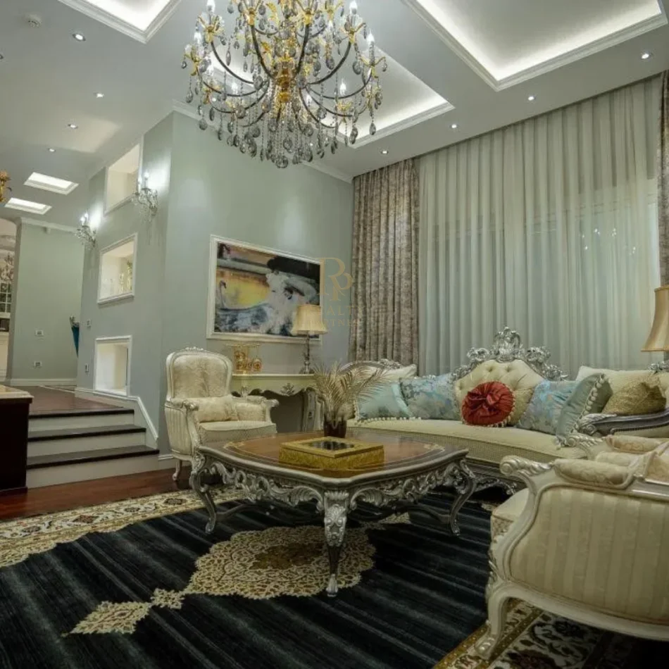 Tirane, shitet Vile 4+1+Ballkon Kati 1, 3.200 m² 1.500.000 € (Kashar)