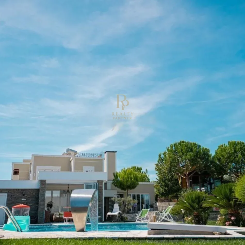 Tirane, shitet Vile 4+1+Ballkon Kati 1, 3.200 m² 1.500.000 € (Kashar)