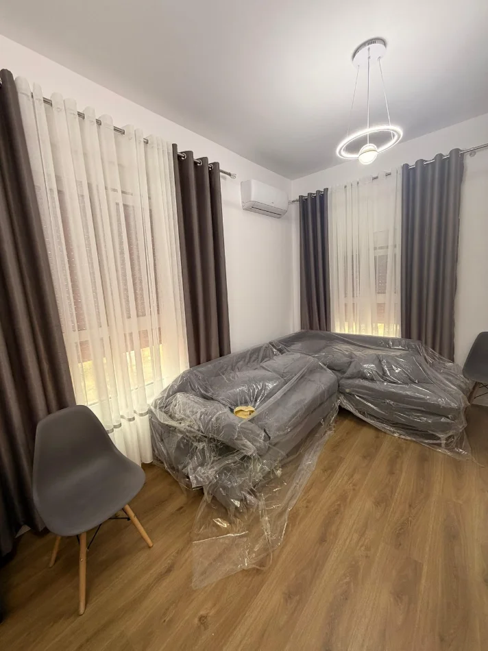 Tirane, jepet me qera apartament 1+1+Ballkon Kati 7, 60 m² 450 € (Pasho Hysa,Kompleksi Mangalem21)