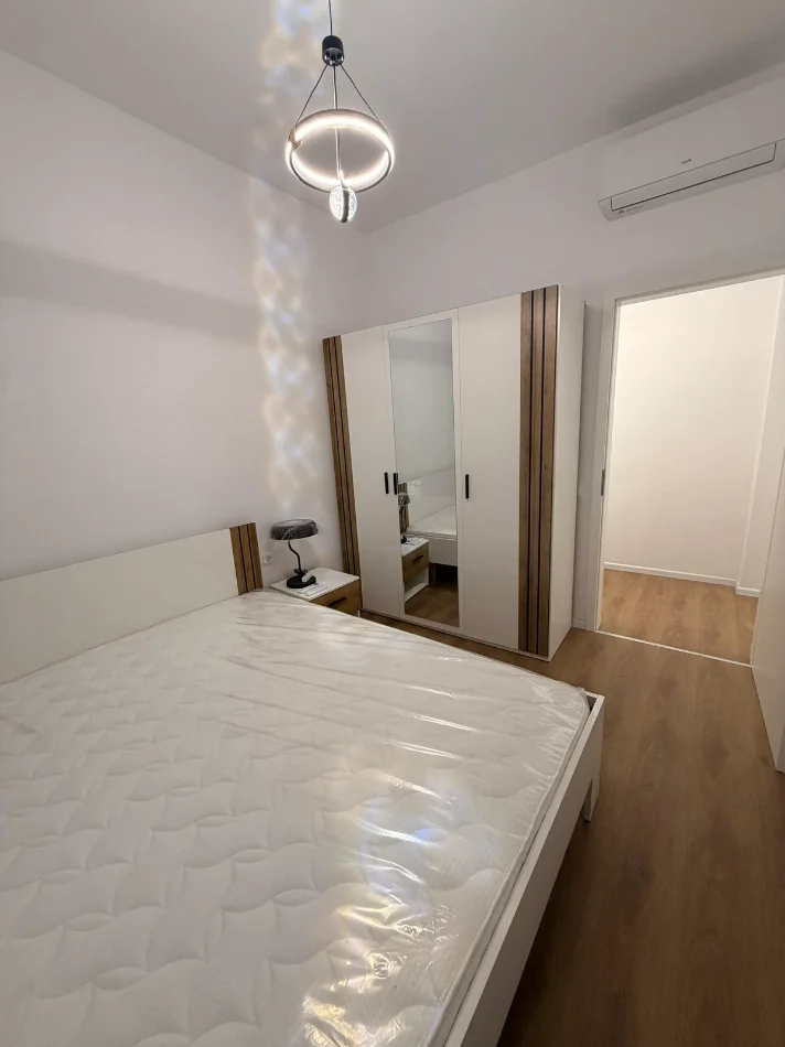 Tirane, jepet me qera apartament 1+1+Ballkon Kati 7, 60 m² 450 € (Pasho Hysa,Kompleksi Mangalem21)