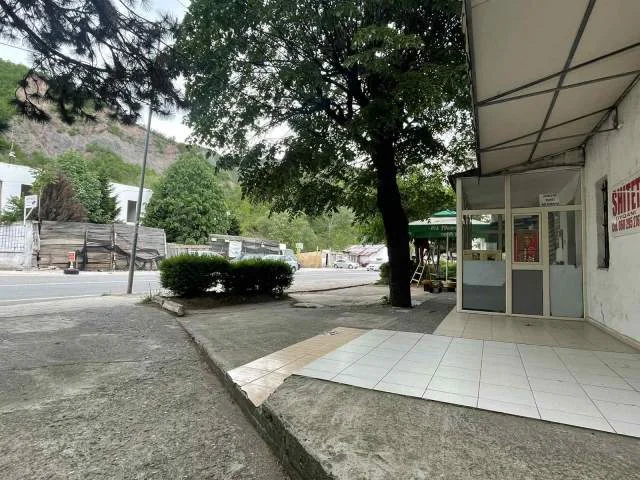 Librazhd, shes dyqan Kati 0, 58 m² 80.000 Euro (Unaza Kryesore)