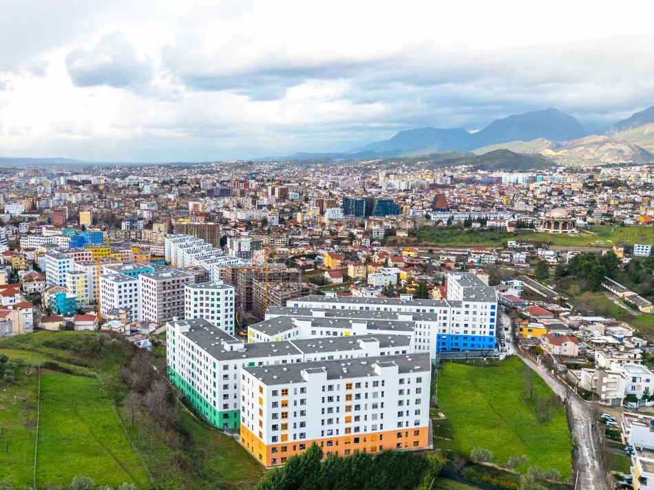 Tirane, jepet me qera apartament 1+1+Ballkon Kati 8, 55 m² 350 € (Pasho Hysa,Kompleksi Mangalem21)