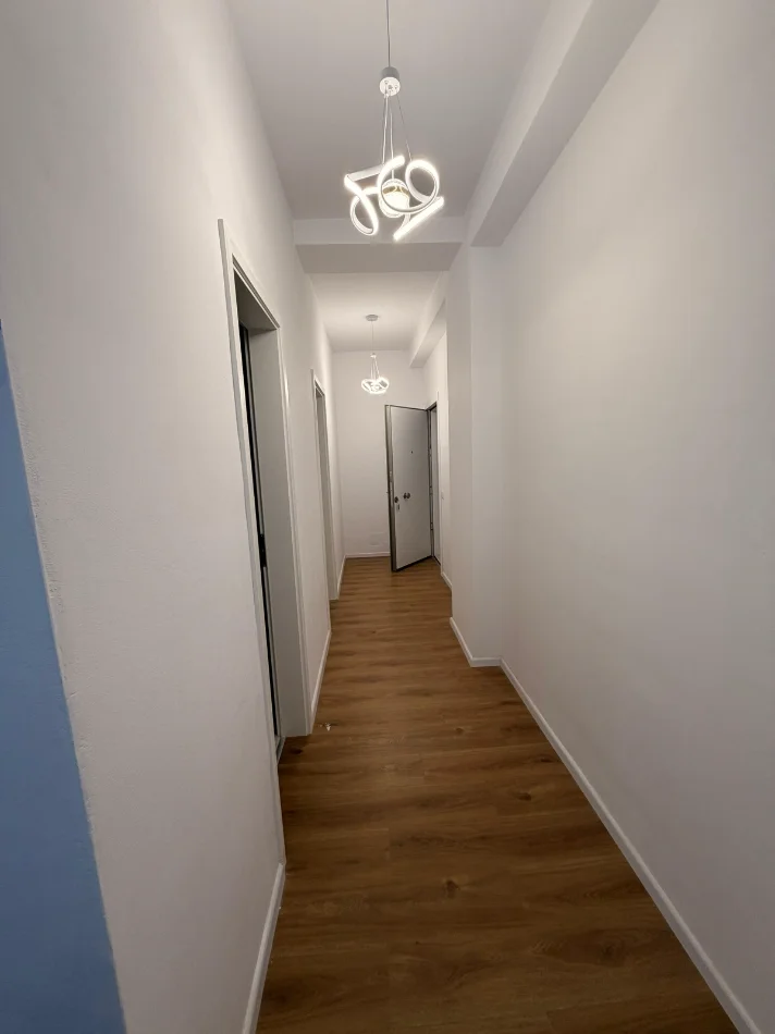 Tirane, jepet me qera apartament 1+1+Ballkon Kati 4, 60 m² 500 € (Pasho Hysa,Kompleksi Mangalem21)