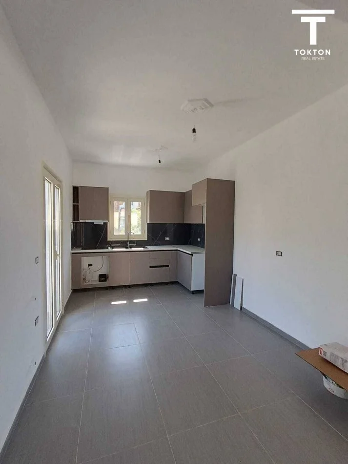 Tirane, jepet me qera apartament 3+1 Kati 2, 135 m² 350 € (Kodra Priftit) TT 912