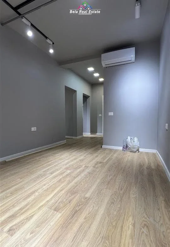 Tirane, jepet me qera ambjent biznesi Kati 2, 75 m² 1.200 € (Myslym Shyri)