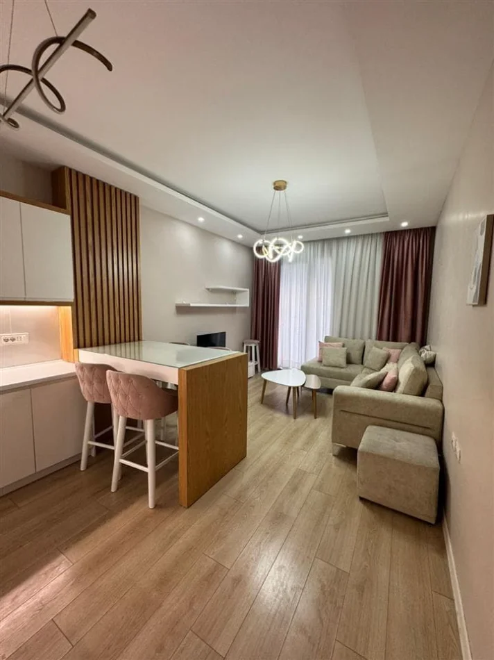 Tirane, jepet me qera apartament 2+1 Kati 3, 100 m² 780 € (Cassa Italia, prane Hotel Merkuri)