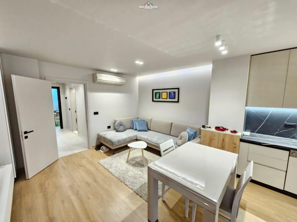 Shqiperi, jepet me qera apartament 1+1+Ballkon , 75 m² 800 € (Sulejman Delvina)