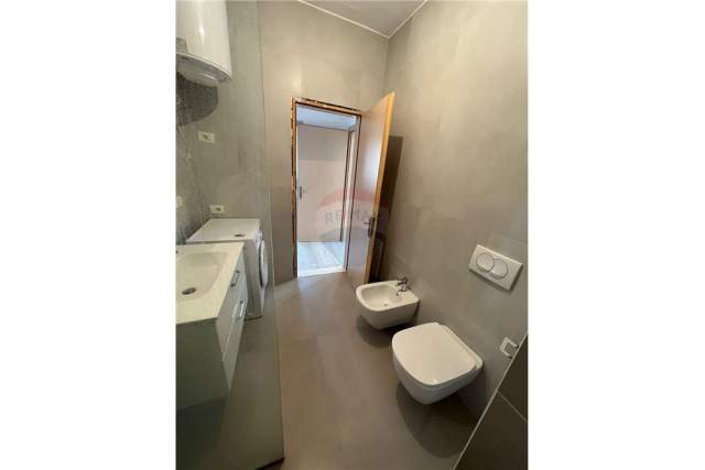 Tirane, jepet me qera apartament 2+1 Kati 4, 98 m² 380 Euro (Astir)