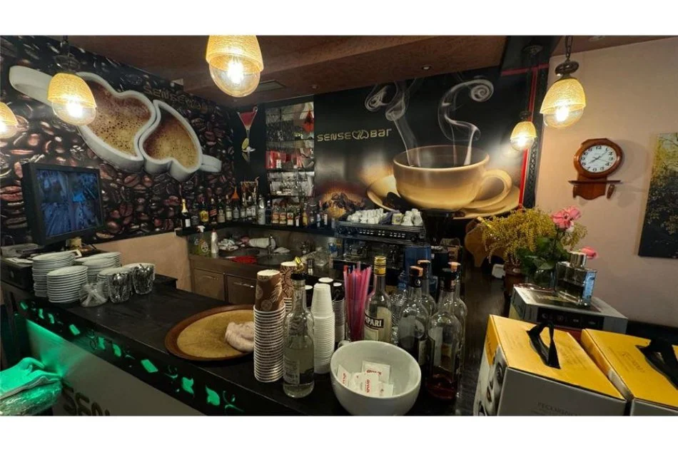 Tirane, shitet lokal Kati 0, 96 m² 310,000 € (Rruga "Mehmet Brocaj")