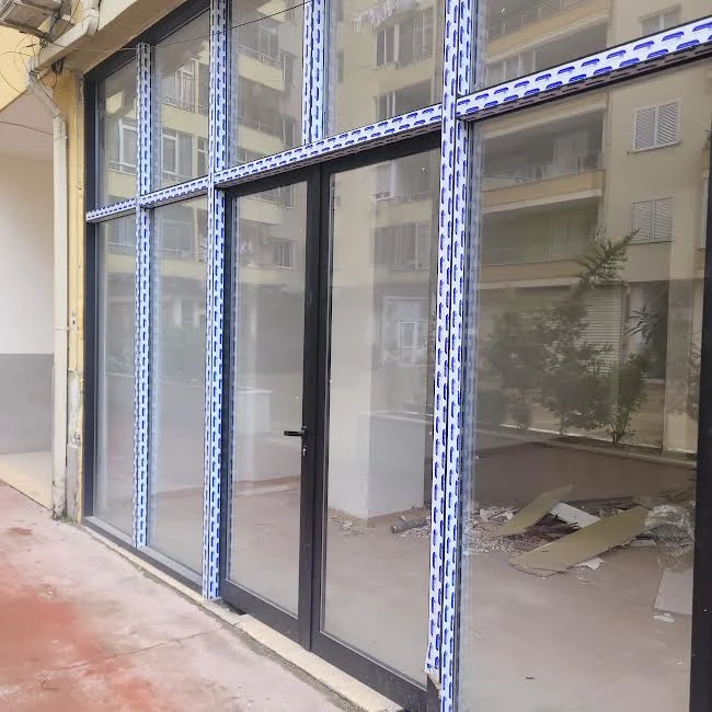 Tirane, shitet dyqan Kati 0, 330 m² (Astir) cmimi 2200 euro/m2