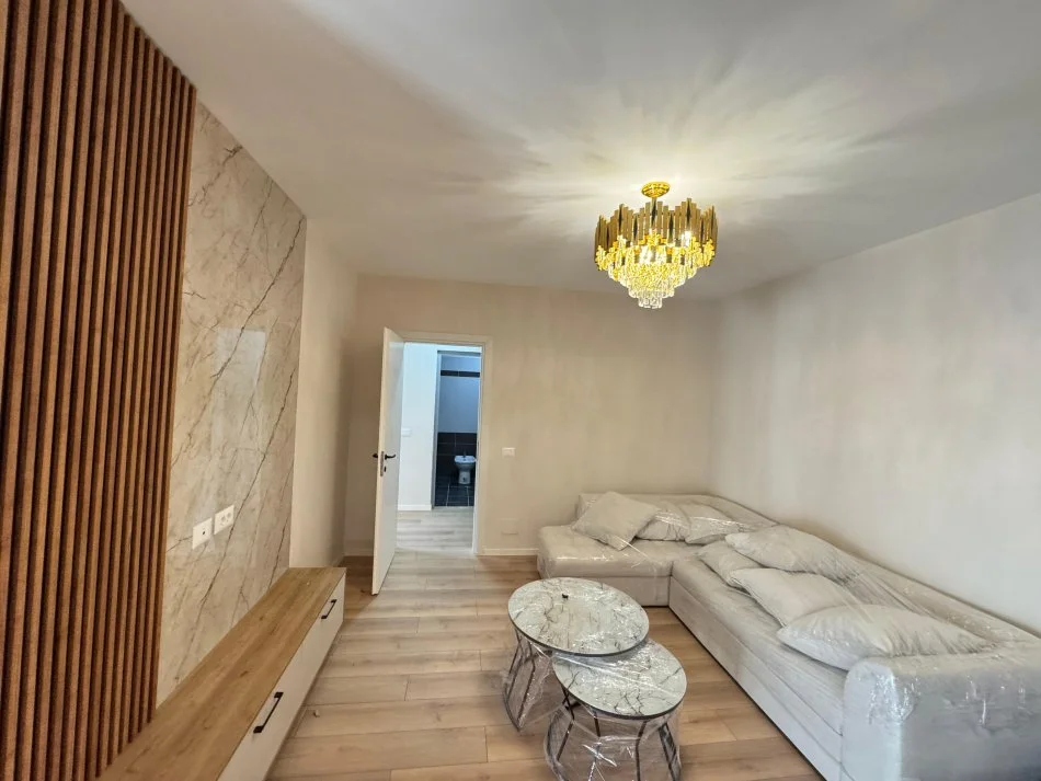 Tirane, shitet apartament 2+1+Ballkon Kati 6, 100 m² (Astir)