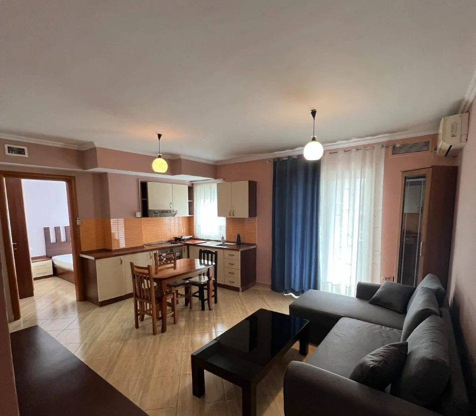 Tirane, jepet me qera apartament 1+1+Ballkon Kati 2, 65 m² 450 € (Rruga e Dibres/Fakulteti i Mjeksise)