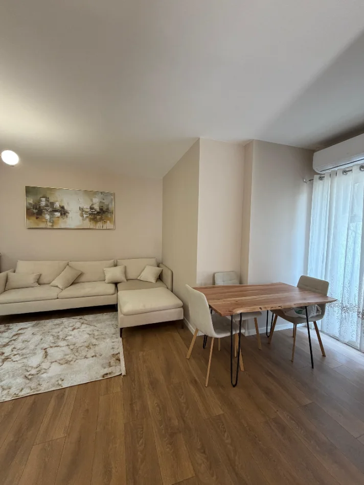 Tirane, jepet me qera apartament 2+1 Kati 3, 77 m² 630 € (3 deshmoret)