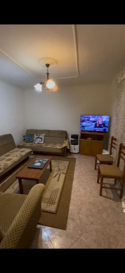 Tirane, jepet me qera shtepi 1+1+Aneks+Ballkon Kati 1, 90 m² 350€ (Rruga Jordan Misja)