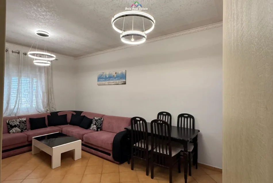 Tirane, shes apartament 1+1+Ballkon Kati 5, 64 m² 135.000 € (ali demi)