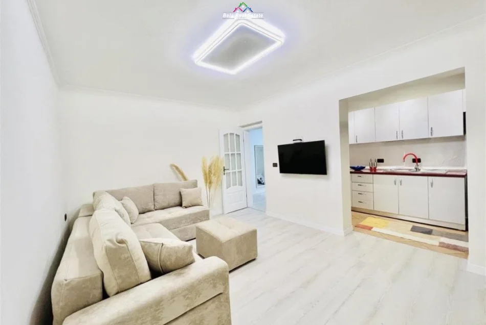 Tirane, shes apartament 1+1+Ballkon Kati 4, 65 m² 217.400 € (stadiumi dinamo)