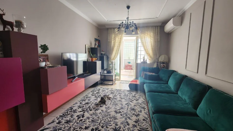Tirane, jepet me qera apartament 2+1+Ballkon Kati 6, 140 m² 750 € (Pranë Ambasadës Amerikane)