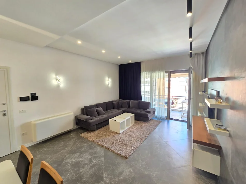 Tirane, jepet me qera apartament 2+1 Kati 5, 116 m² 1350 € (delijorgji)