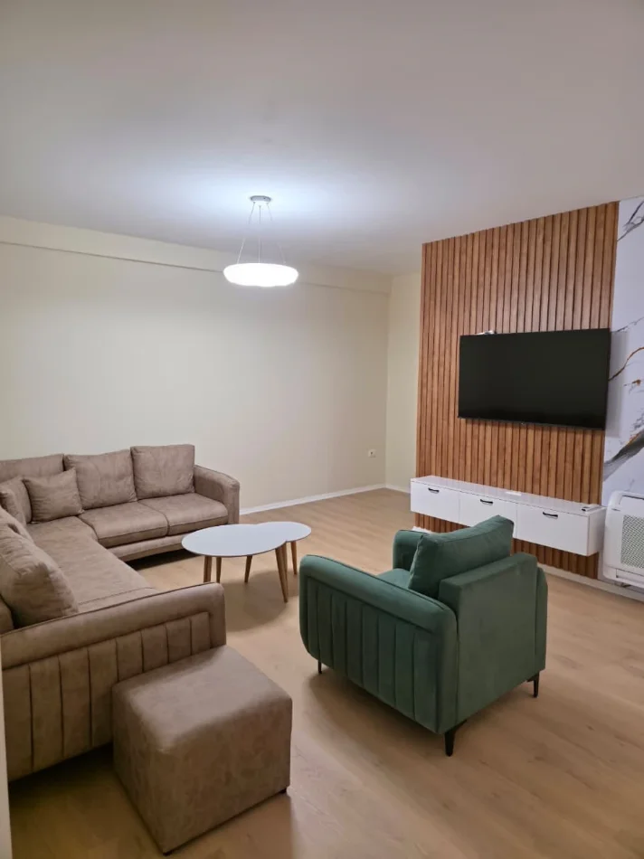 Tirane, jepet me qera apartament 2+1 Kati 3, 100 m² 630 € (astir)