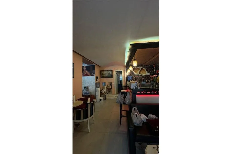 Tirane, shitet lokal Kati 0, 96 m² 310,000 € (Rruga "Mehmet Brocaj")