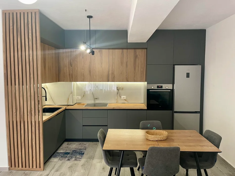 Tirane, jepet me qera apartament 2+1 Kati 3, 118 m² 700 € (Rezidenca Kodra e Diellit)