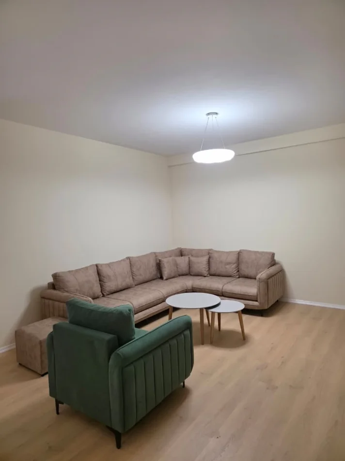 Tirane, jepet me qera apartament 2+1 Kati 3, 100 m² 630 € (astir)