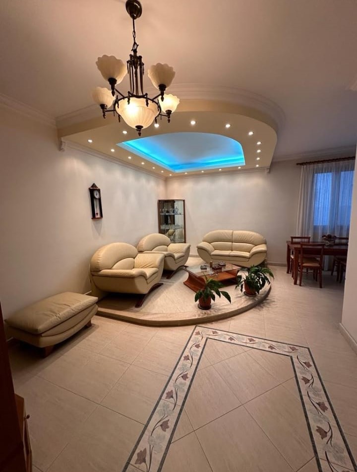 !!SHITUR!!Shitet Apartament 3+1 Shkolles Jan Kukuzeli, Durres