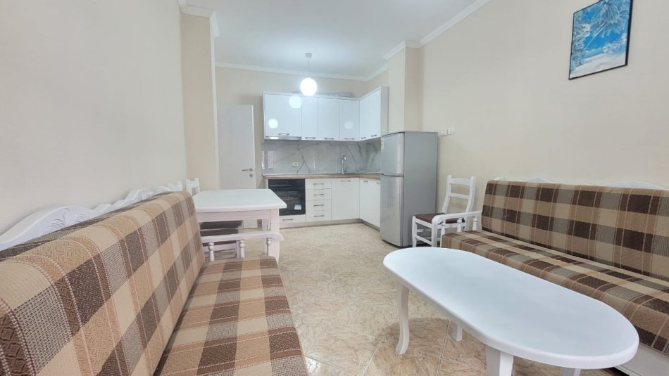 Durres, jepet me qera apartament 1+1 Kati 1, 72 m² 300 € (Ne krah te Hotel Adriatiku, Hekurudha, Durres)