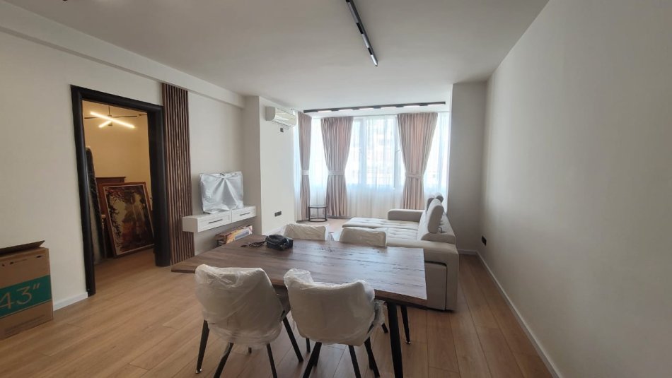 !!!DHENE!!!Durres, jepet me qera apartament 1+1 Kati 2, 65 m² 450 € (Prane Gjykates se Rrethit, Durres.)