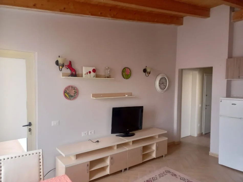 !!!DHENE!!!Durres, jap me qera apartament 1+1 Kati 3, 62 m² 320 € (Prane Shkolles Italiane, Vollga, Durres)