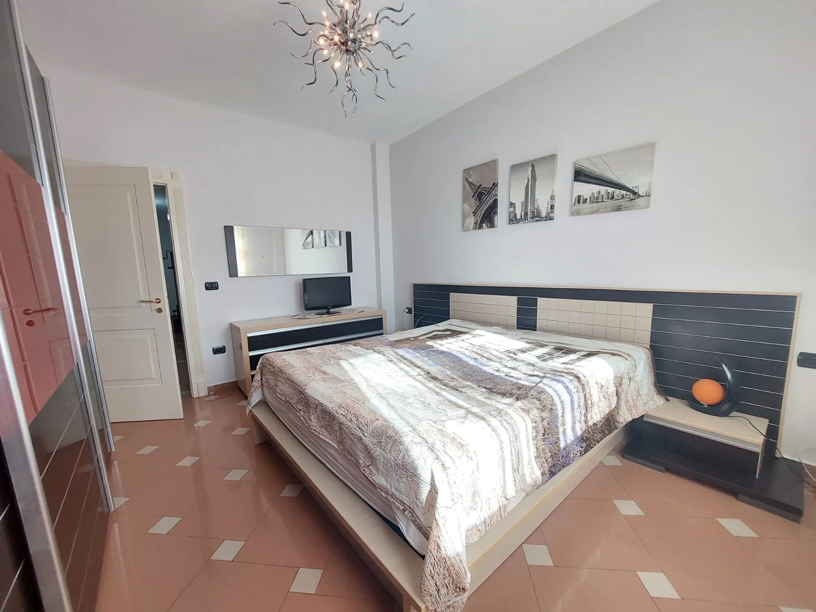 !DHENE! Durres, jepet me qera apartament 2+1+A+BLK Kati 9, 110 m² 370 Euro (Prane Shkolles Kushtrimi i Lirise, Durres)