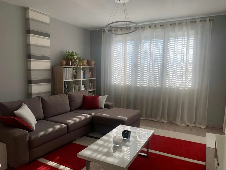 Tirane, shes apartament 2+1 Kati 3, 95 m² 200,000 € (liqeni thate)