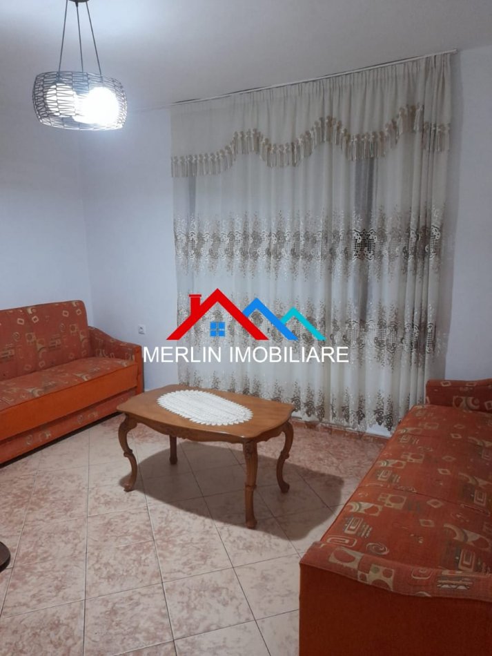 Tirane, jepet me qera apartament 2+1+Ballkon Kati 1, 80 m² 420 € (Rruga Sytki Çiço)