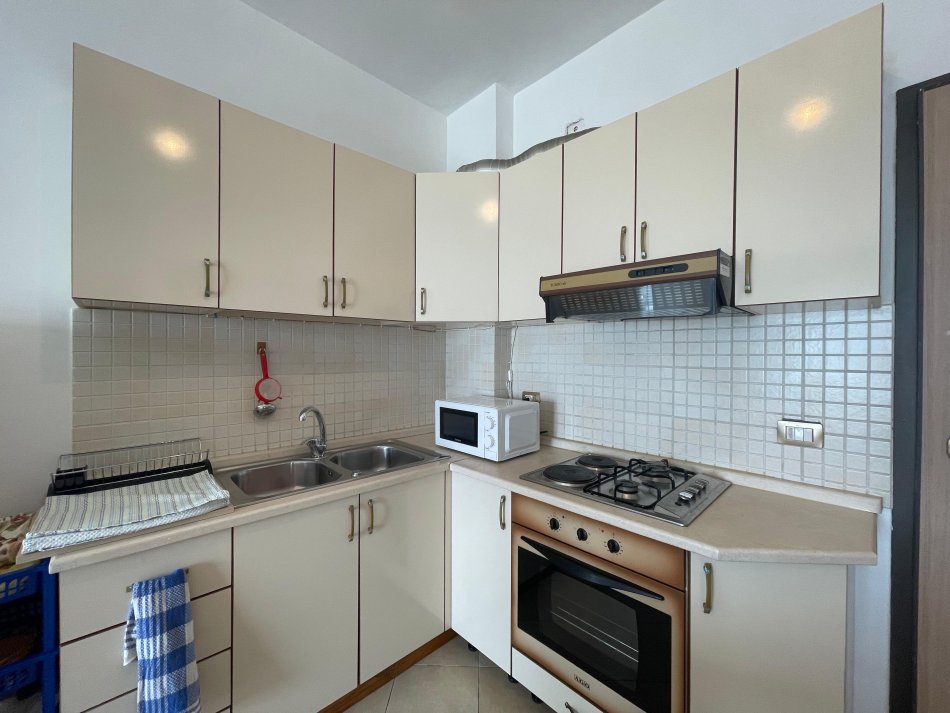 !!DHENE!!Durres, jap me qera apartament 1+1 Kati 5, 67 m² 300 € (Prane Pistes Kosova, Plazh Durres)