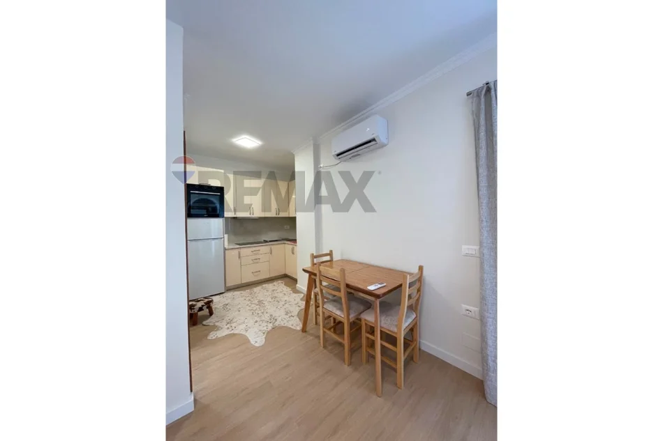 Tirane, jepet me qera apartament 2+1 Kati 2, 600 € (Rruga e Zallit)