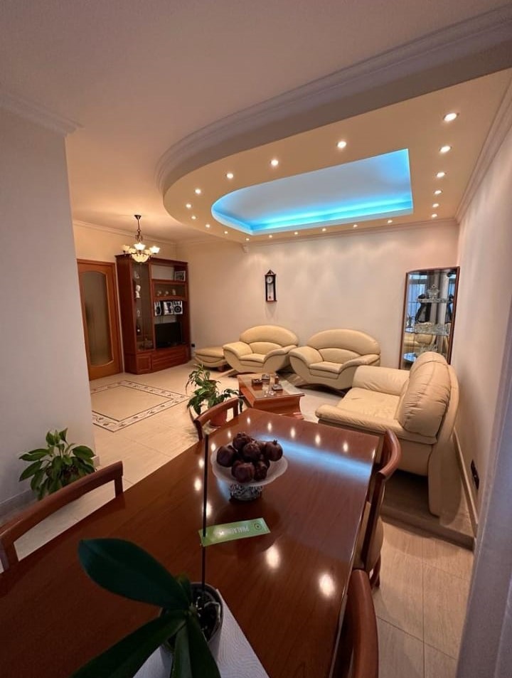 !!SHITUR!!Shitet Apartament 3+1 Shkolles Jan Kukuzeli, Durres