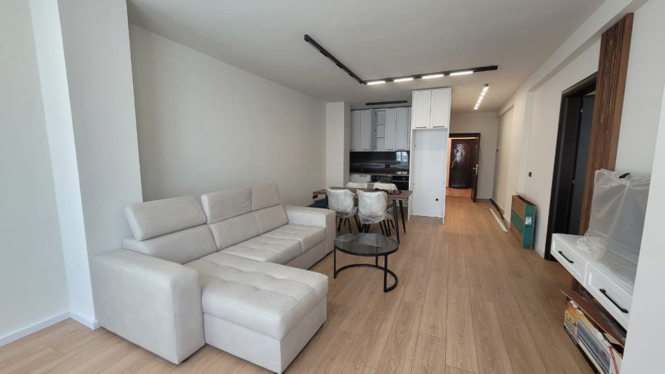 !!!DHENE!!!Durres, jepet me qera apartament 1+1 Kati 2, 65 m² 450 € (Prane Gjykates se Rrethit, Durres.)