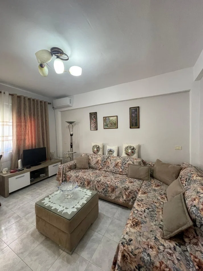 !DHENE!Durres, jap me qera apartament 2+1 Kati 4, 79 m² 400 € (Rruga e Portit, Durres)