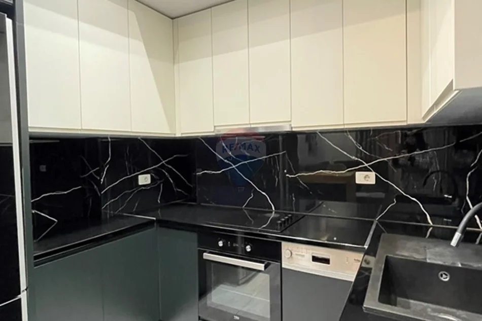 Tirane, jepet me qera apartament 1+1 Kati 6, 75 m² 80.000 € (Rruga e Kavajës)