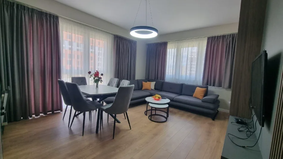 Tirane, jepet me qera apartament 1+1 Kati 3, 550 € (kashar , casa italia)