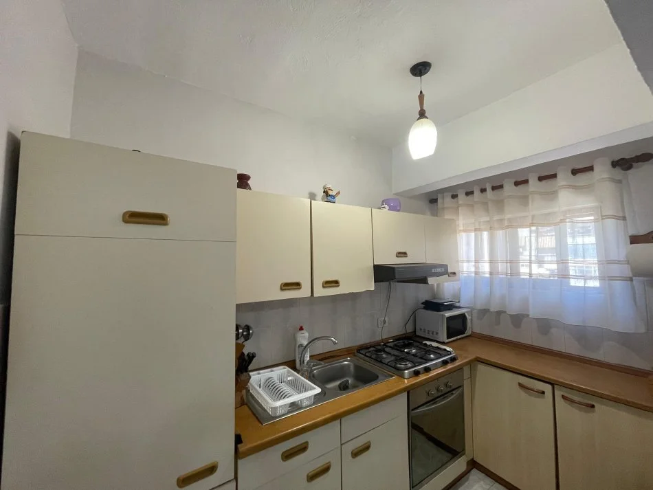 !DHENE!Durres, jap me qera apartament 2+1 Kati 4, 79 m² 400 € (Rruga e Portit, Durres)