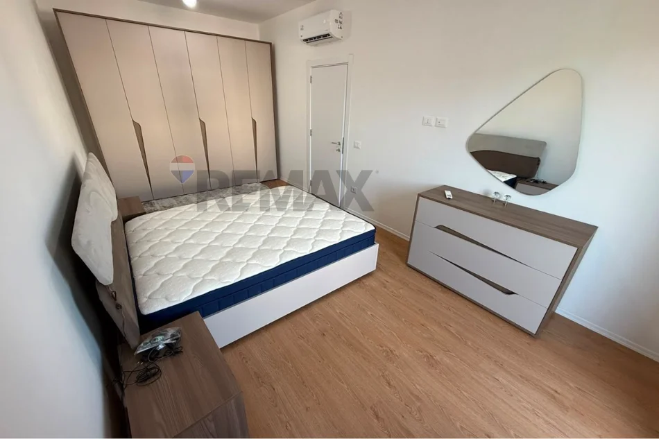 Tirane, jepet me qera apartament 1+1 Kati 9, 74 m² 65.000 € (Rruga Egnatia)